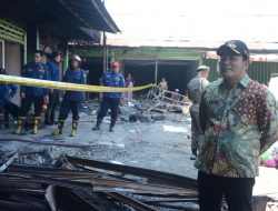 Kebakaran  Pasar Induk Krian, Plt. Bupati Sigap Tinjau Lokasi langsung