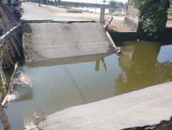 Jembatan DesaTambak Cemandi Putus, Wakil Bupati Sidoarjo langsung Sidak lokasi Janjikan Jembatan Cepat Dibangun