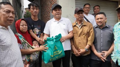 Bupati Sidoarjo Serahkan Bantuan Kursi Roda dan Rencana Perbaiki Tiga Rumah Warga di Kecamatan Gedangan