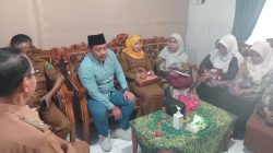 Ketua komisi D DPRD Sidoarjo H. Moch. Dhamroni Chudlori  Kunjungan , isu pengusuran TK Dharma Wanita di desa Popoh. Wonoayu