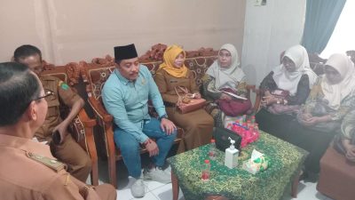 Ketua komisi D DPRD Sidoarjo H. Moch. Dhamroni Chudlori  Kunjungan , isu pengusuran TK Dharma Wanita di desa Popoh. Wonoayu